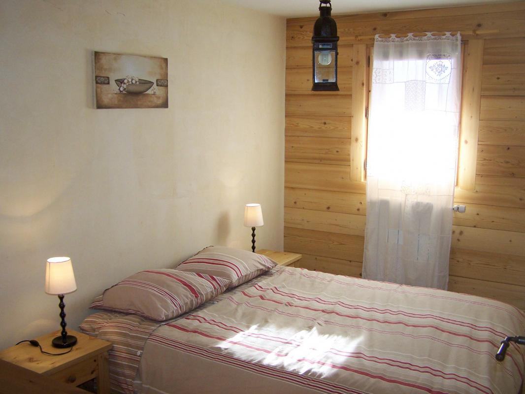 Chambre avec lit double
