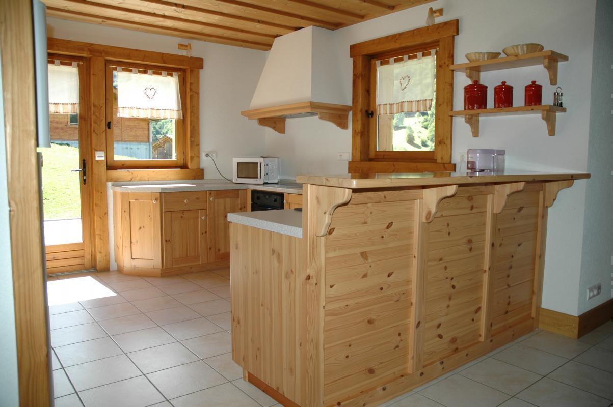 Salle de bain avec douche, sol en galets