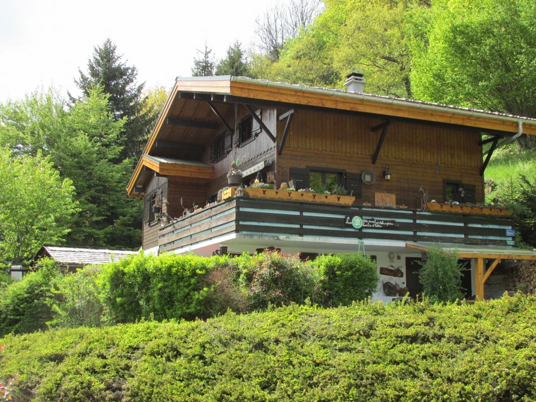 Le vieux chalet sur le sentier de d&eacute;couvertes