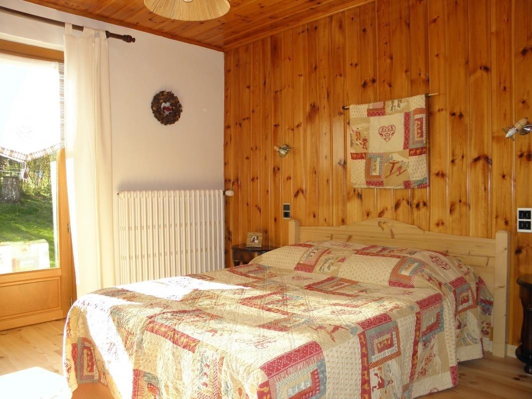 Chambre lit 140cm (2)