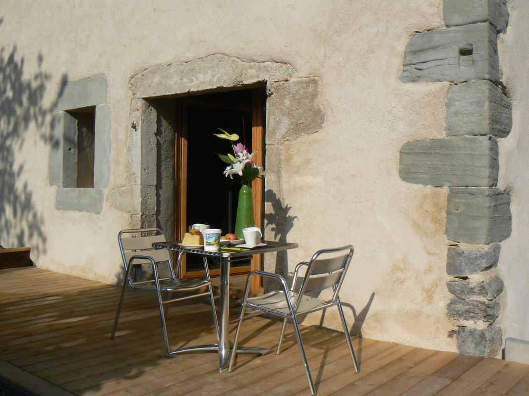 Petit d&eacute;jeuner sur la terrasse