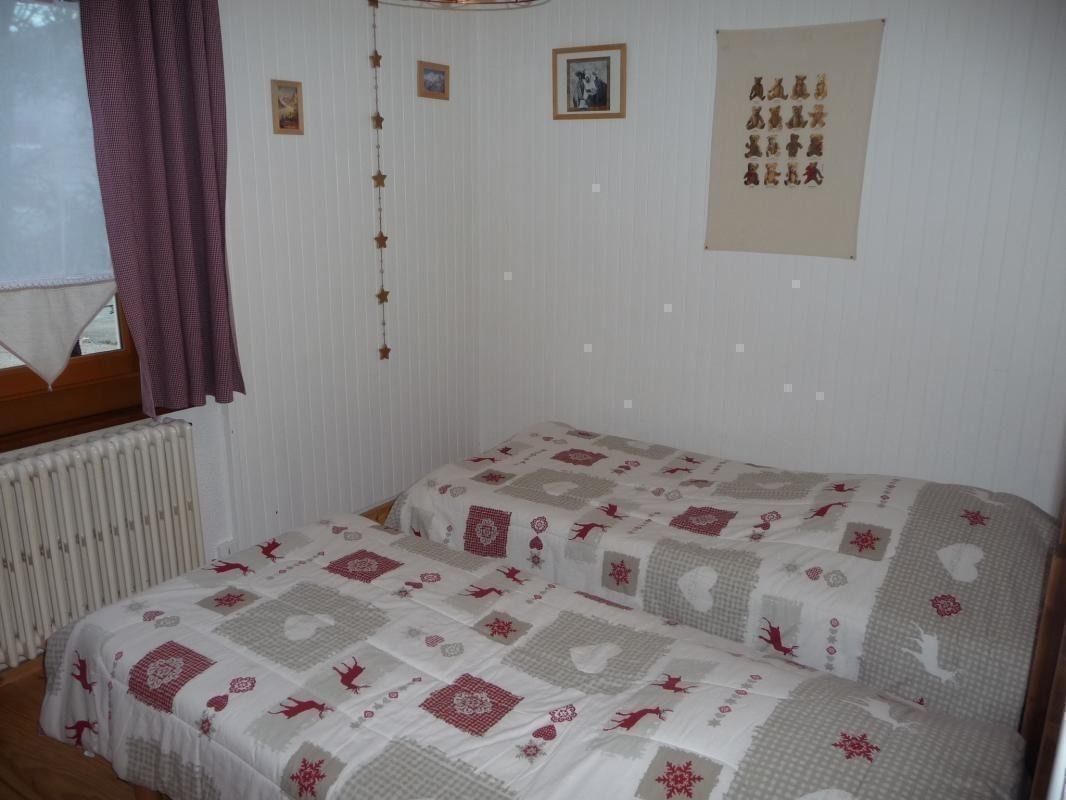 Chambre 2x lit 90cm (3)