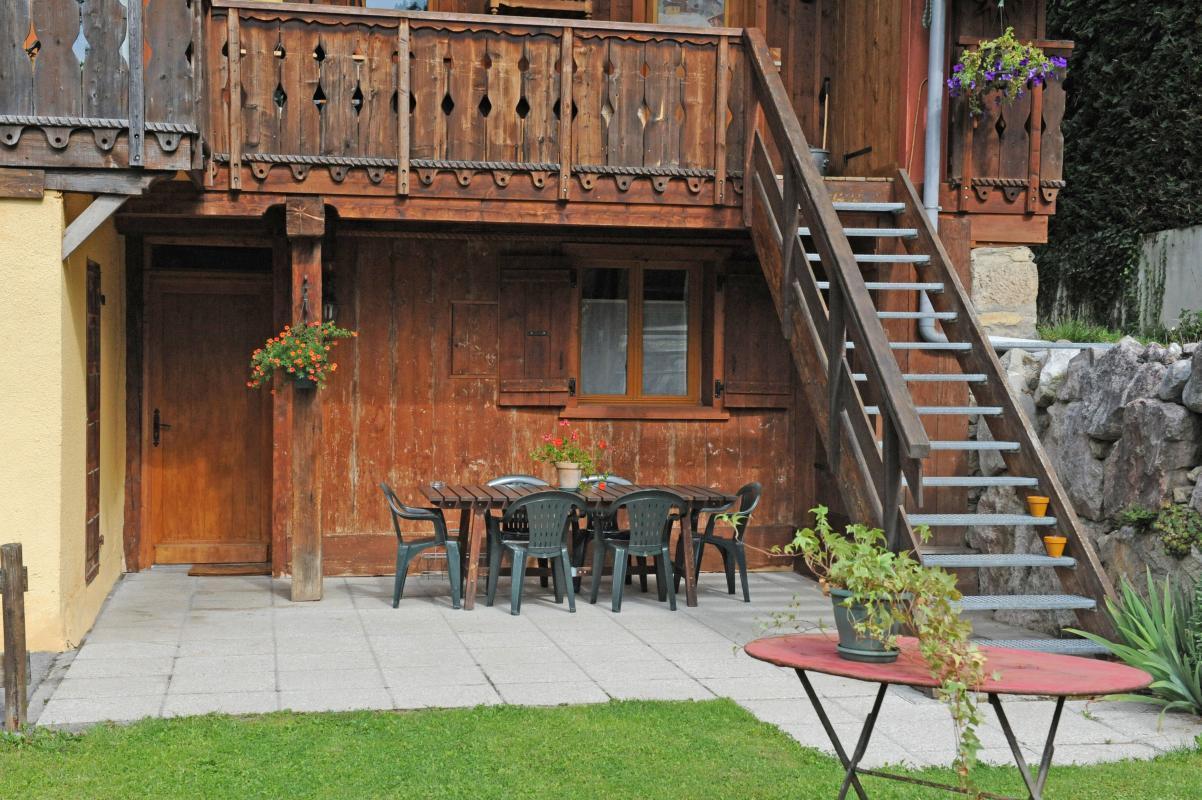 Terrasse g&icirc;tenEntr&eacute;e par terrasse
