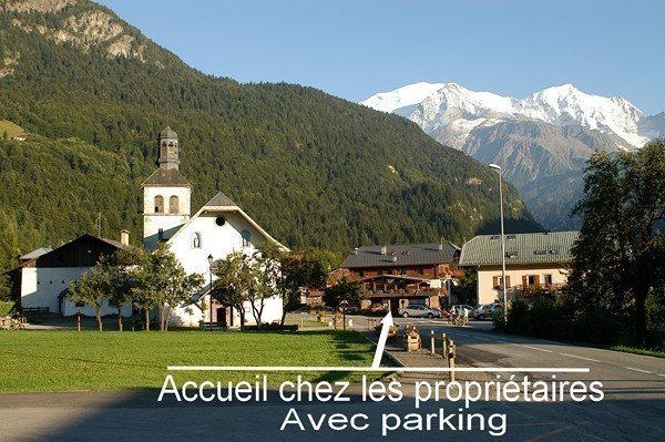 Pour mieux nous retrouver!
Face &agrave; l'&eacute;glise de SERVOZ, "Les Chamois" Location de chalets.