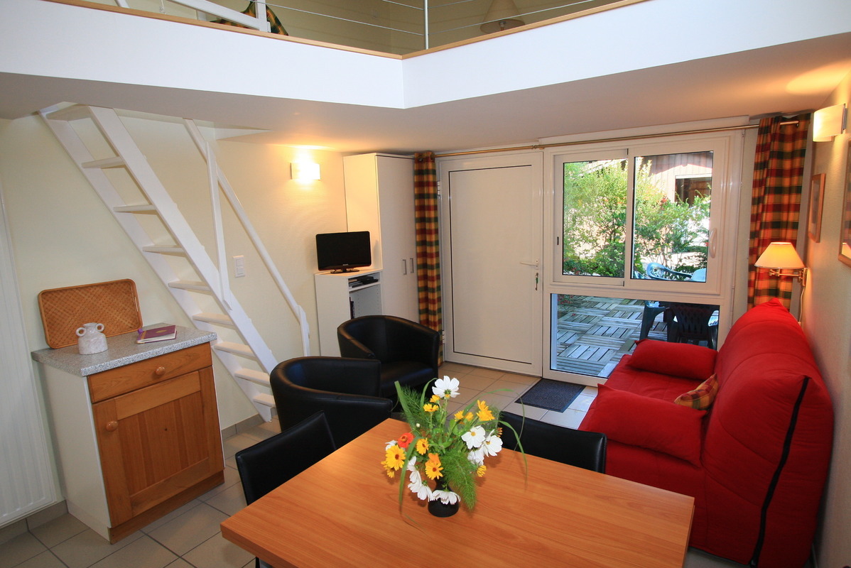 Espace repas et s&eacute;jour