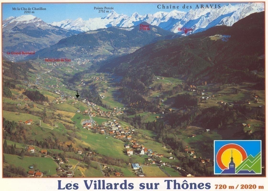 Notre village au coeur du Massif des Aravis : une fl&egrave;che noire indique le chalet