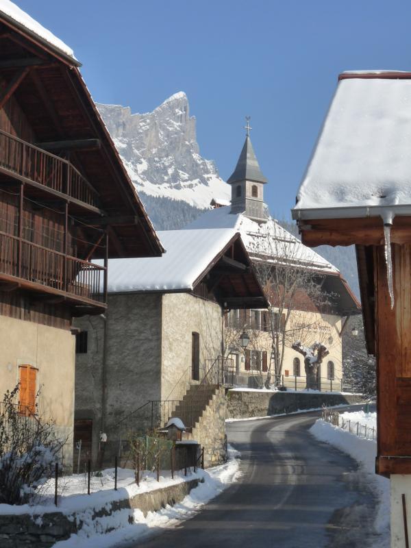 Le hameau de La Motte o&ugrave; est situ&eacute; le g&icirc;te