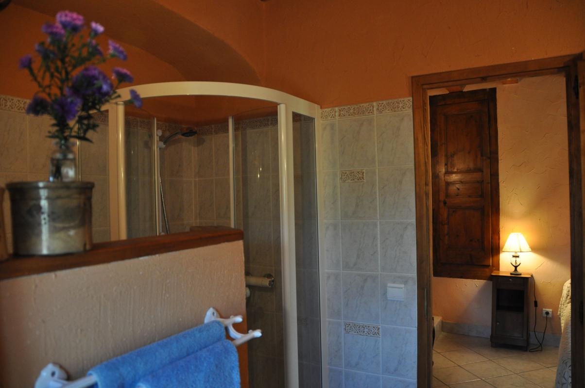 Salle de bain 2&egrave;me chambre