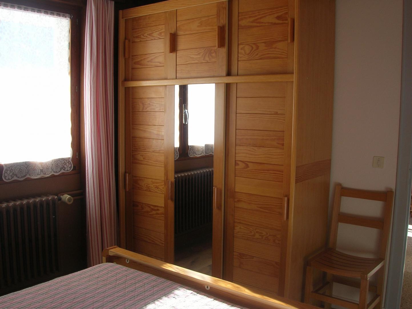 Le chalet dans son &eacute;crin de verdure