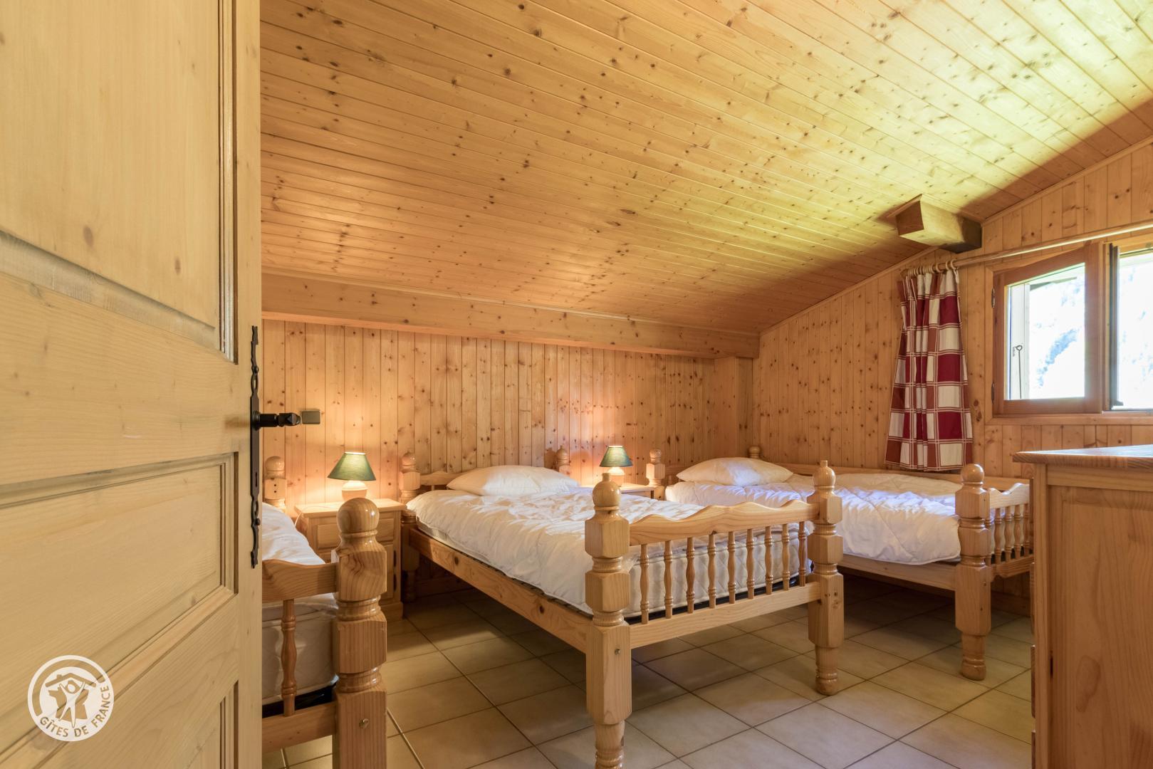 Salle de bain s&eacute;par&eacute;e avec 1 douche rn
