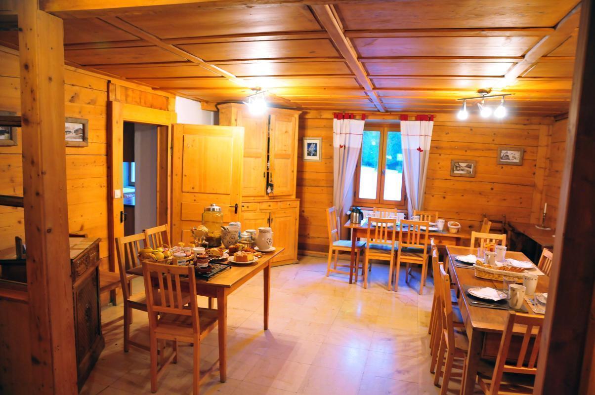 Salle a manger typique savoyarde 