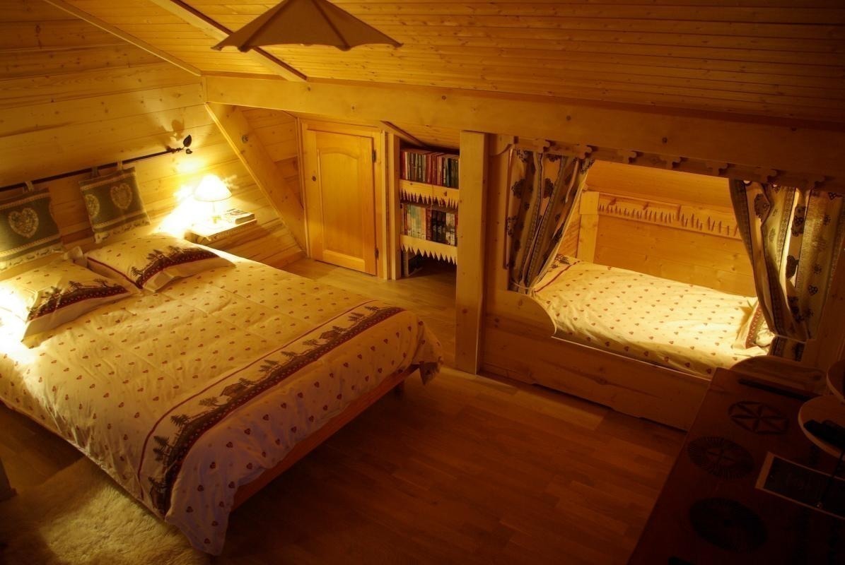 Chambre cot&eacute; village 