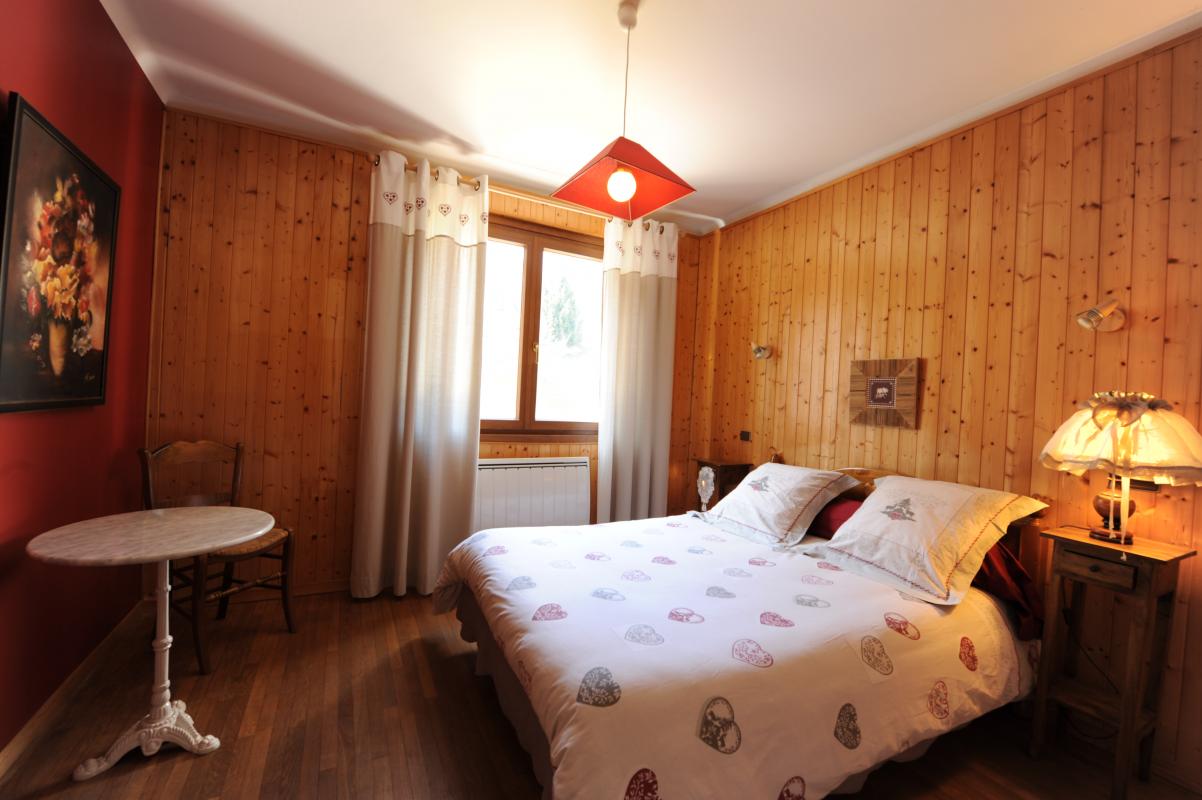 Chambre 1 : 1 lit 140cm