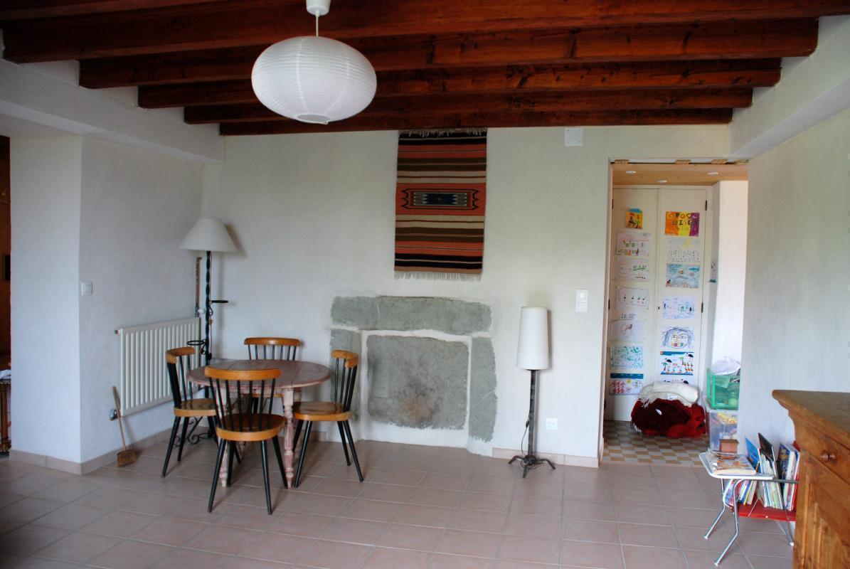 Petit salon - Acc&egrave;s grand salon et cuisine