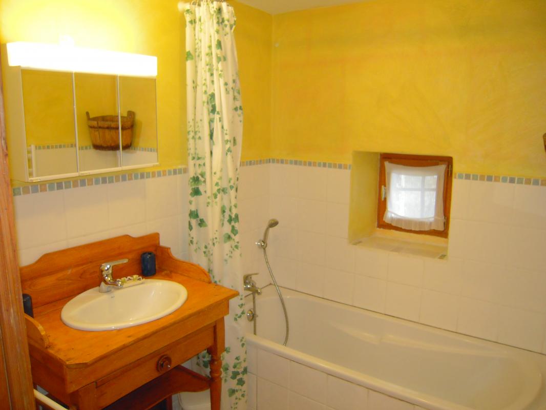 salle de bain &eacute;l&eacute;gante et pratique