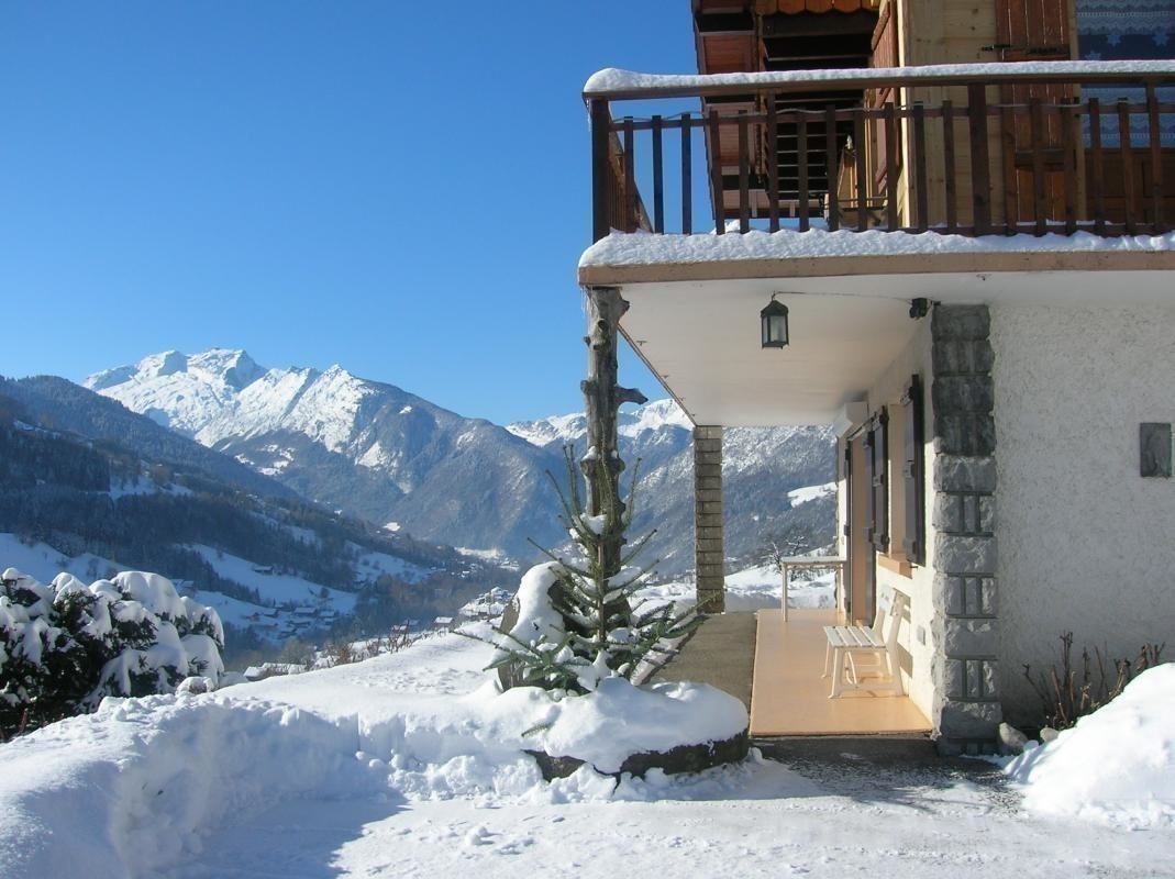 Le g&icirc;te au rez de jardin avec vue sur la Tournette