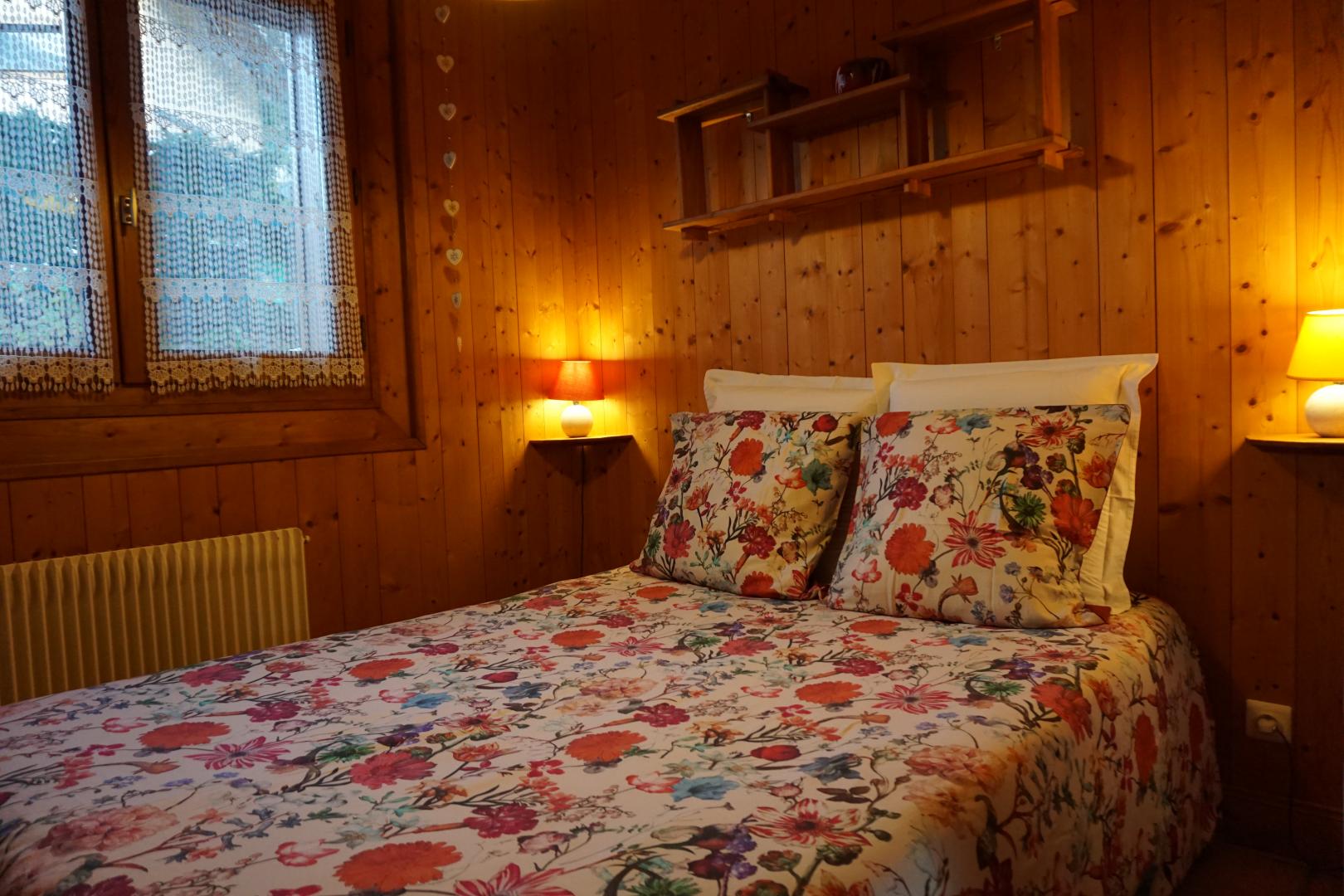 La chambre "NOUNOURS" 2 x 2 lits superpos&eacute;s et une petite table de jeux pour 4 enfants. Possibilit&eacute; de rajouter 1 lit b&eacute;b&eacute;.