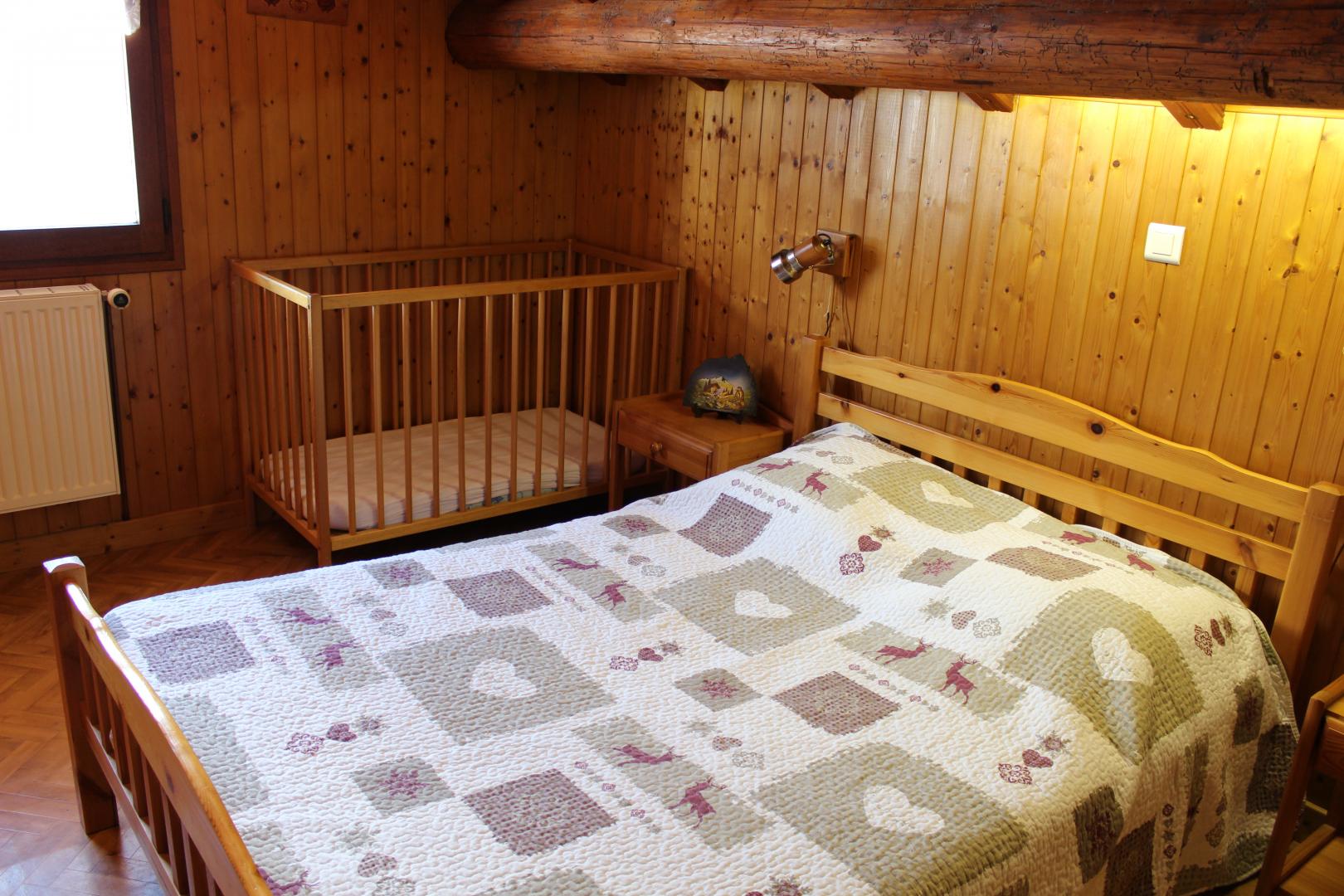 Chambre avec lit 140