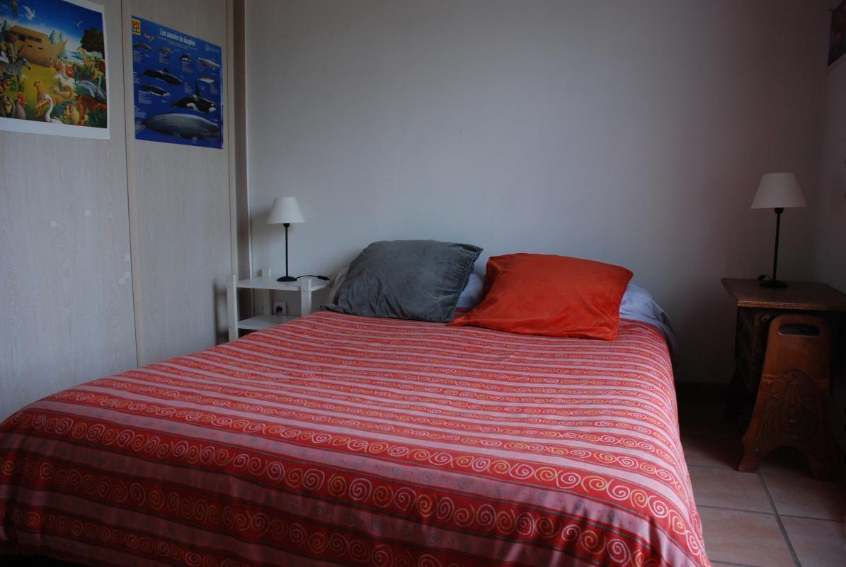 Chambre rez de chauss&eacute;e - C&ocirc;t&eacute; Est