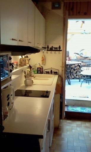L'espace cuisine et salle d'eau