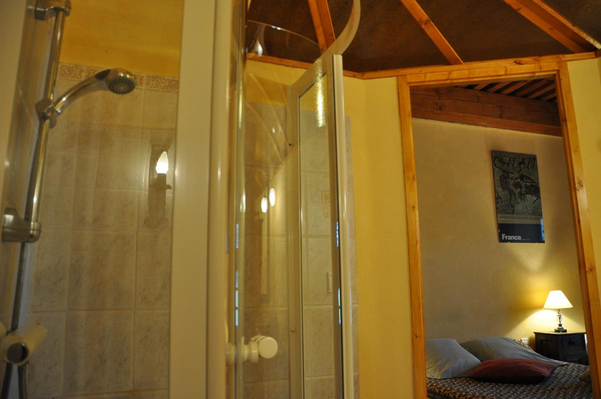Salle de bain 1&egrave;re chambre