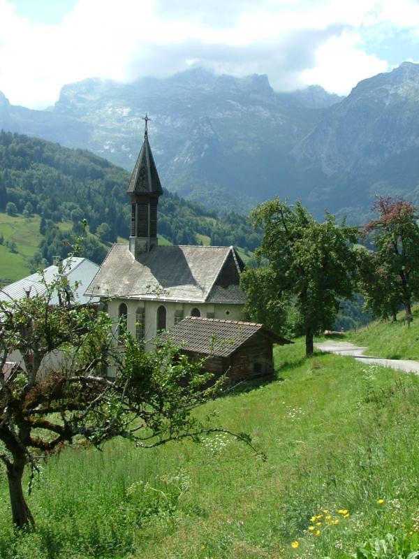 La chapelle et la Tournette