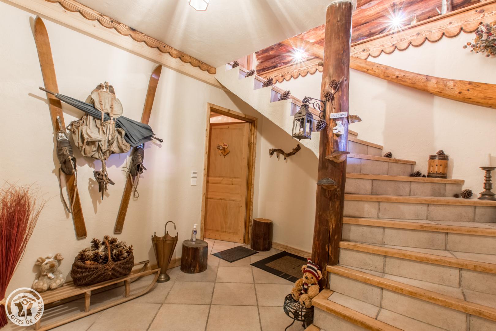 chalet a la tomb&eacute;e du jour