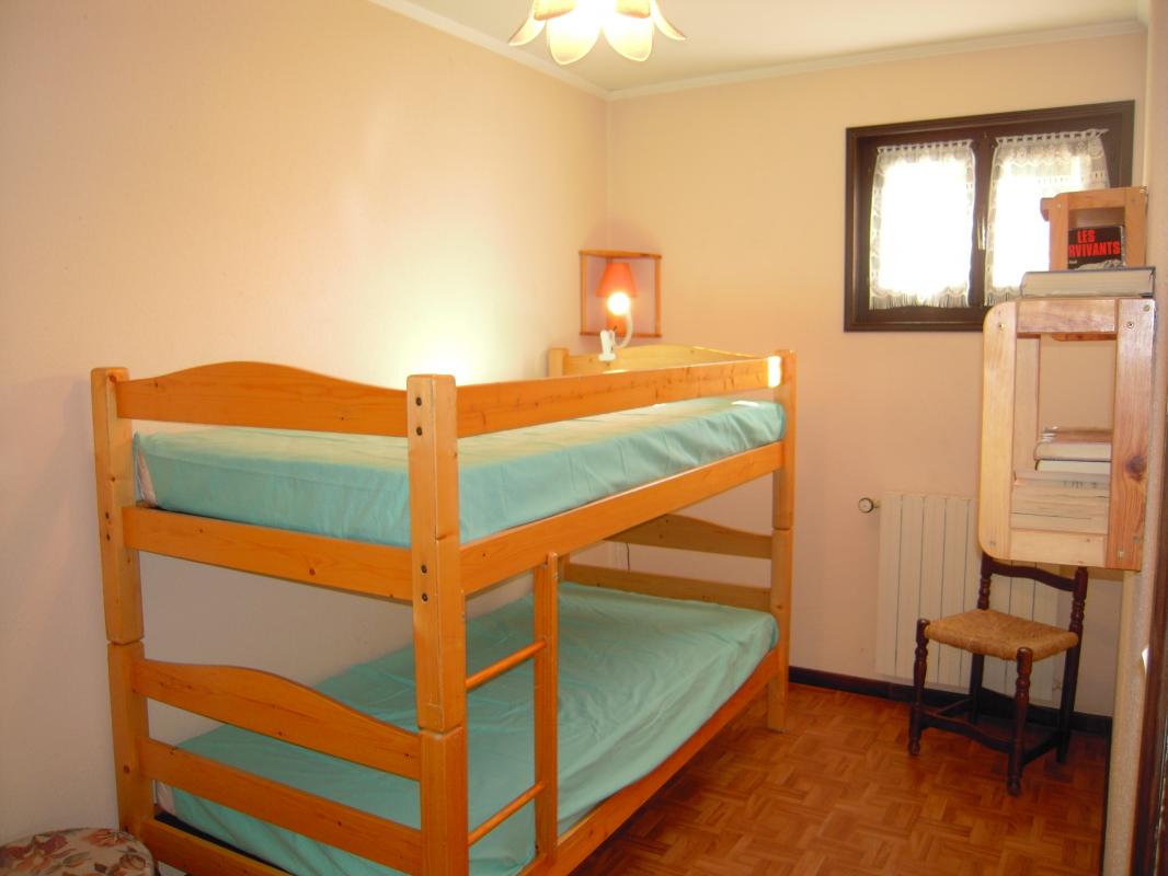 Chambre 2 : 2 lits 1 personne superpos&eacute;s