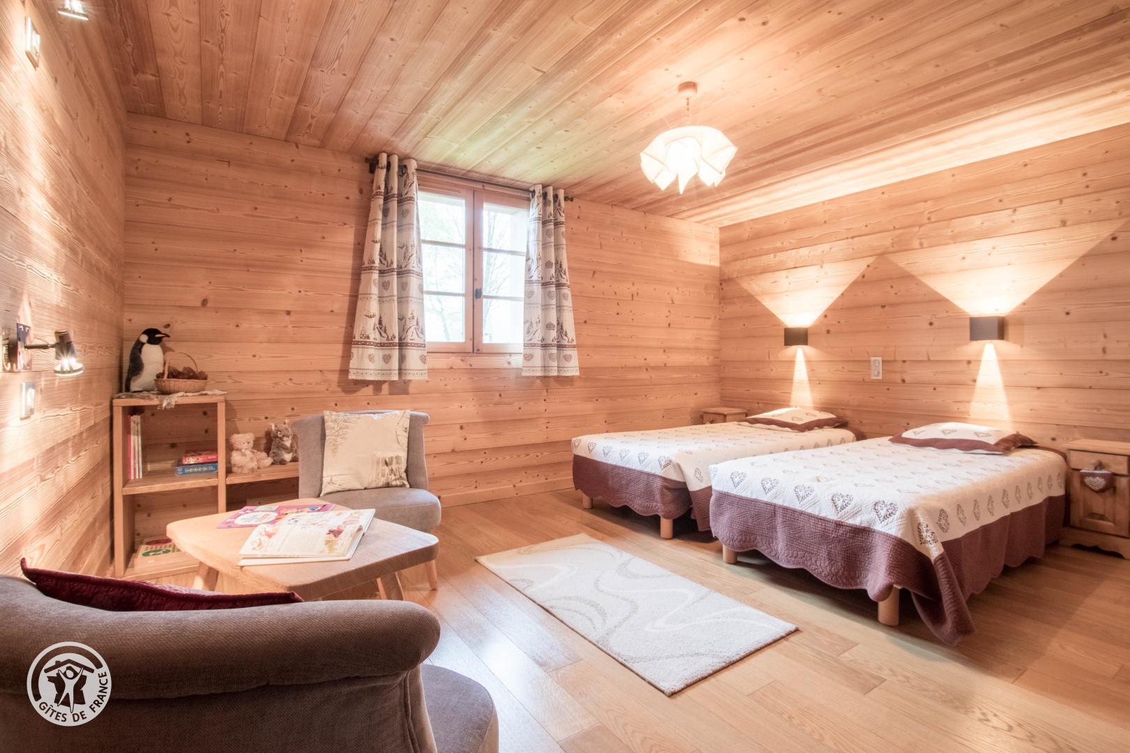 Chambre 2rnlits superpos&eacute;s