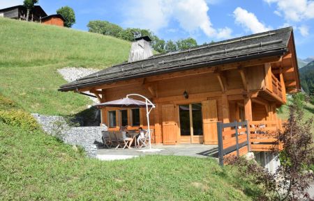 G&icirc;te n&deg;136129 Le Grand-Bornand - Haute-Savoie - Cot&eacute; ouest du chalet 