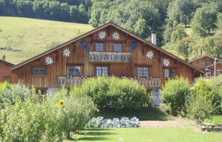 G&icirc;te n&deg;222002 Reyvroz - Haute-Savoie - photo