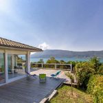 Belle villa ind&eacute;pendante offrant vue sur le Lac d'Annecy
