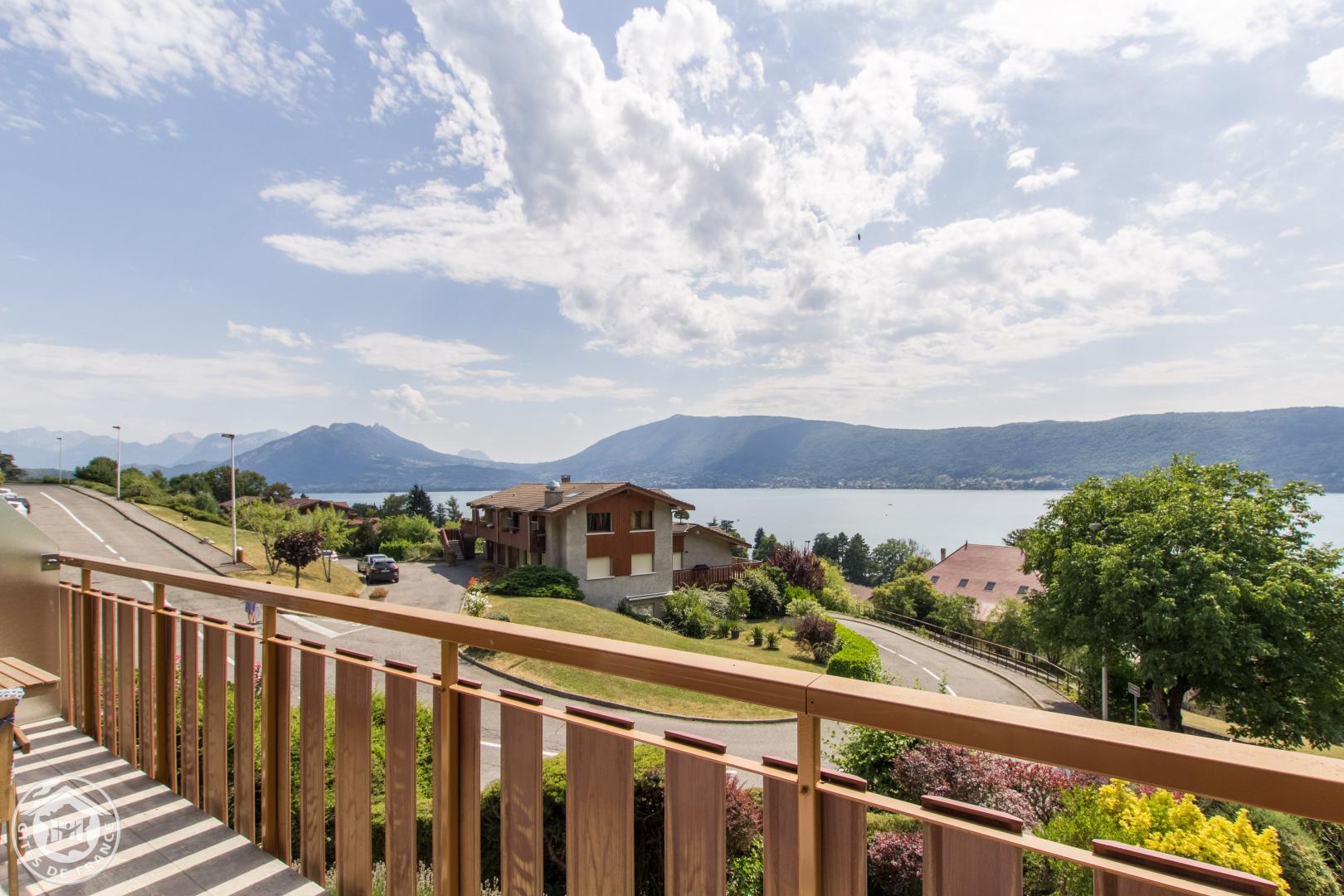 Campsite Les Rives Du Lac In Sévrier Haute Savoie