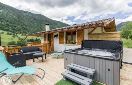 G&icirc;te n&deg;280059 Th&ocirc;nes - Haute-Savoie - Chalet ind&eacute;pendant avec grande terrasse et acc&egrave;s jacuzzi