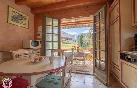 G&icirc;te n&deg;58043 La Chapelle-d'Abondance - Haute-Savoie - photoPrintemps